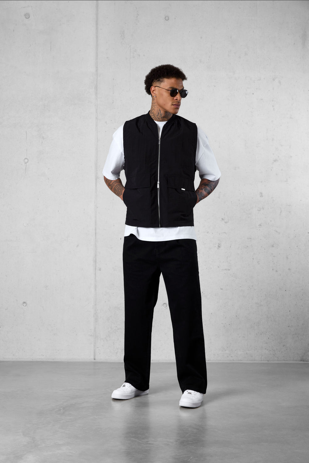 BLACK NYLON VEST