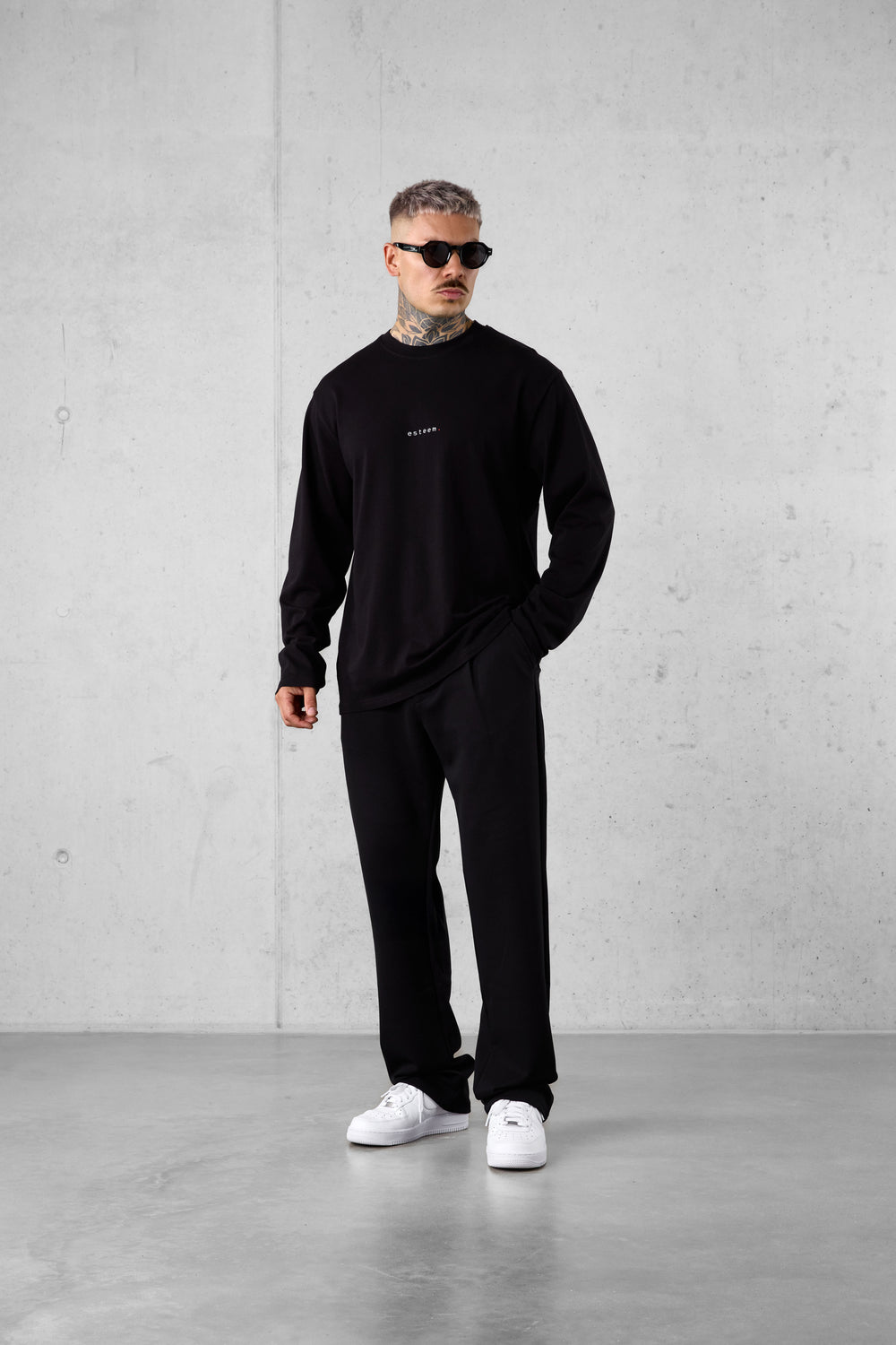 BLACK TYPEWRITER LONGSLEEVE