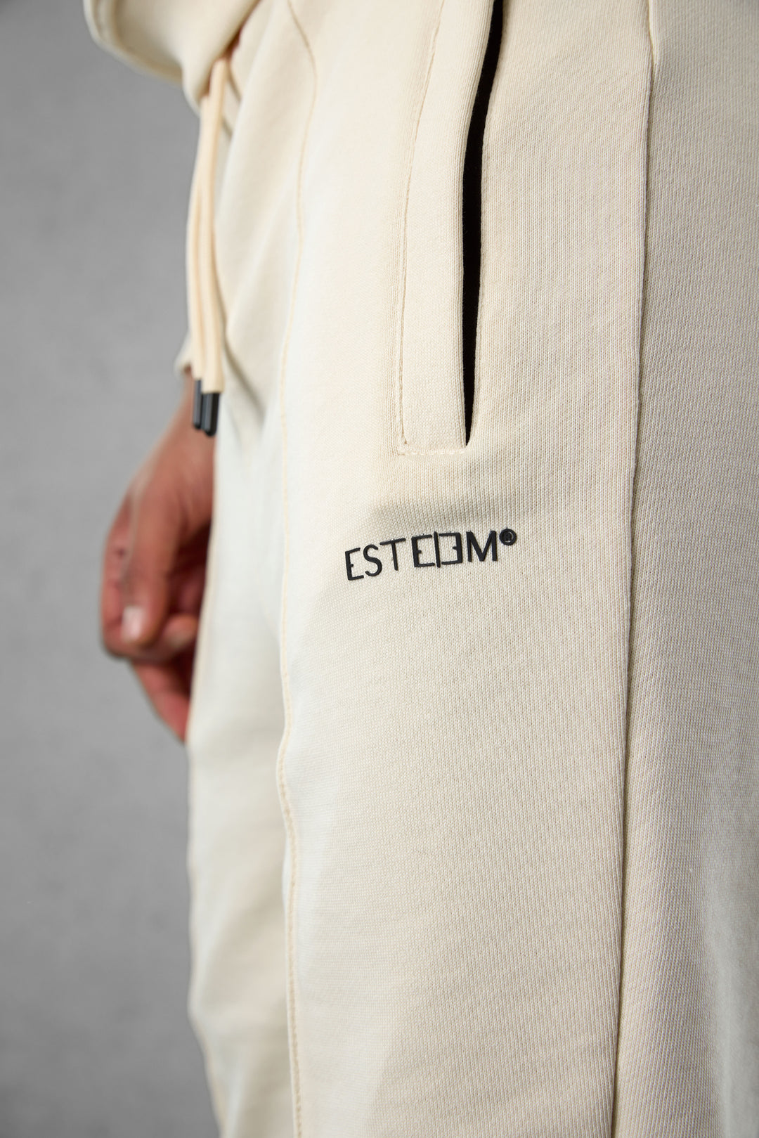 BEIGE ESSENTIAL SWEATPANTS