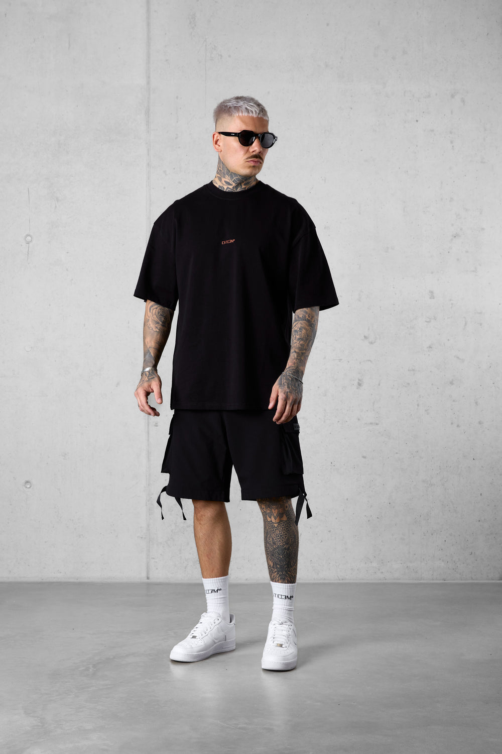 BLACK BLAZING SUNSHINE OVERSIZED TEE