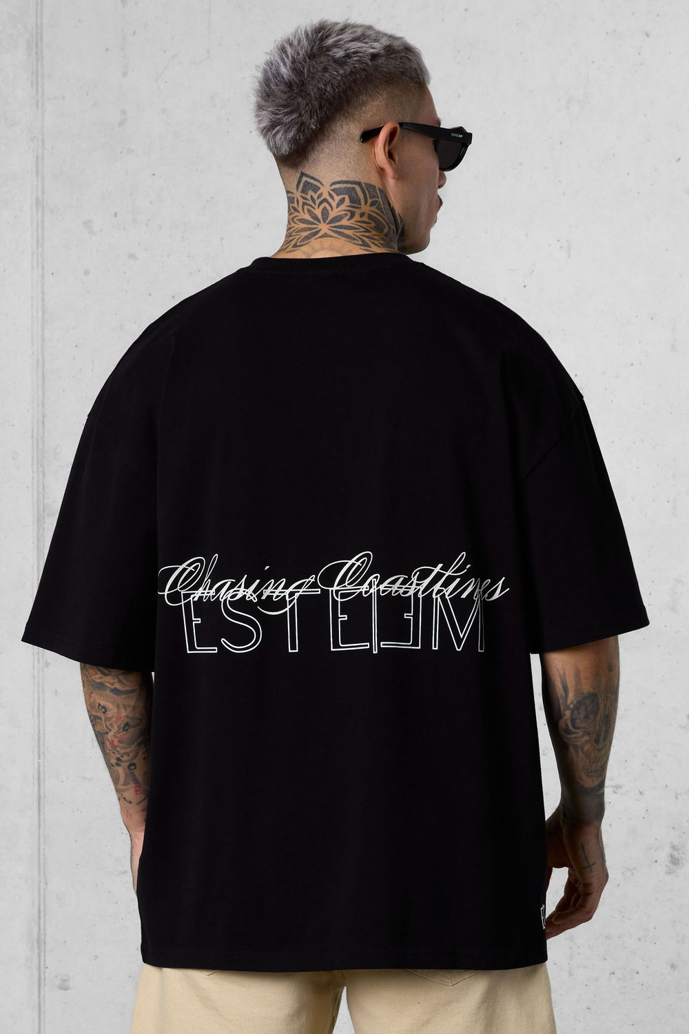 BLACK CHASING COASTLINES OVERSIZED TEE