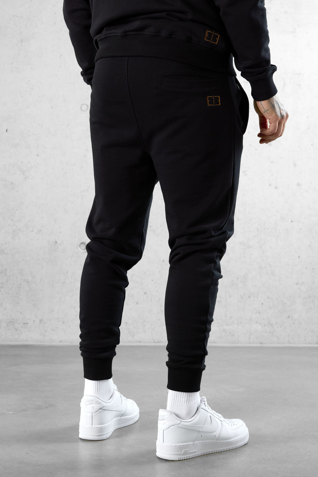 BLACK DARKGOLD BASIC SWEATPANTS