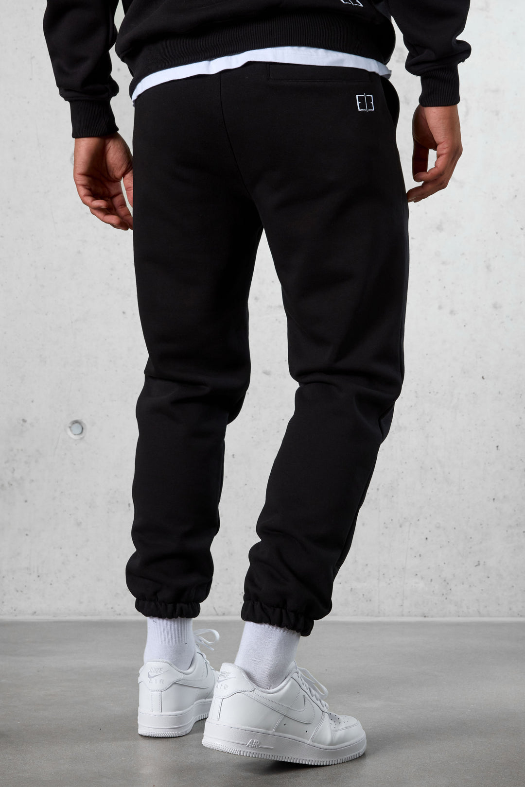 BLACK DISCREET JOGGER