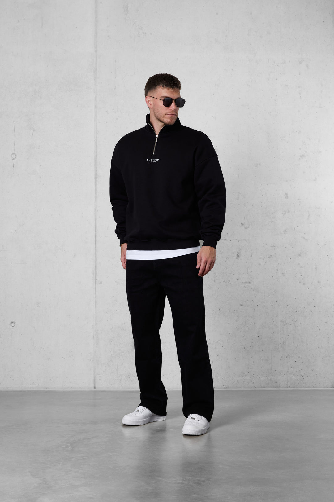 BLACK DISCREET OVERSIZED HALFZIP SWEATER