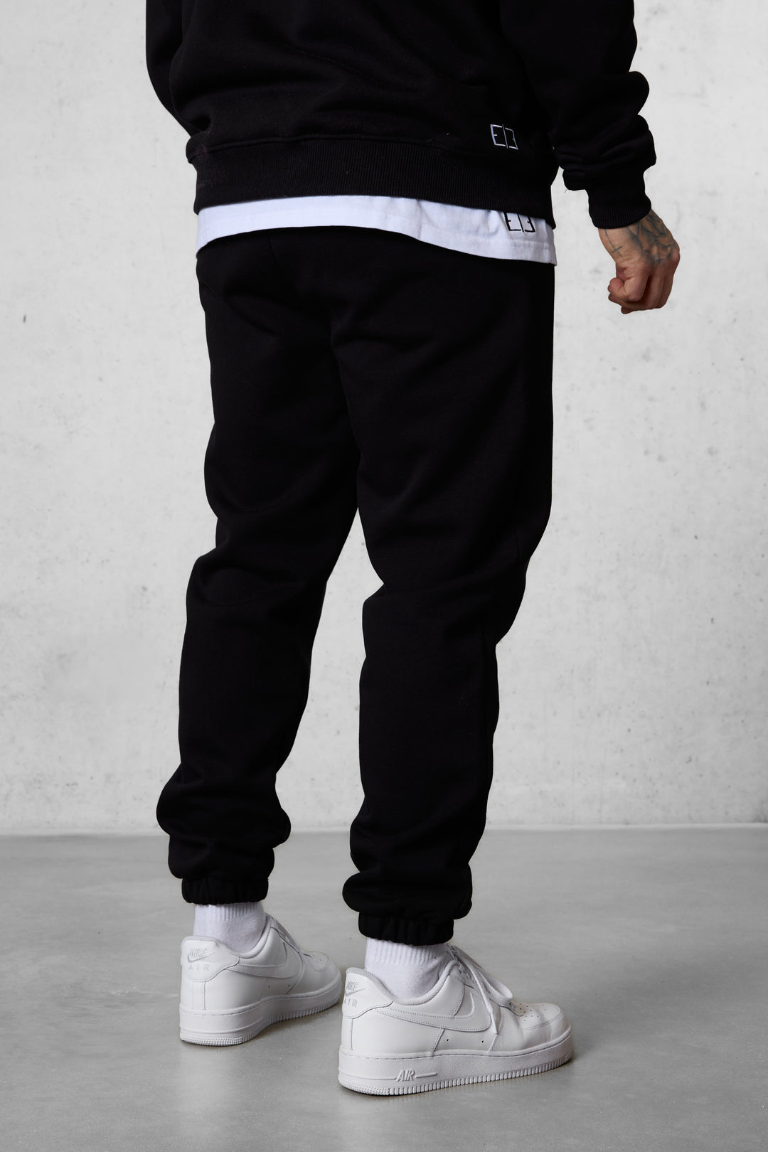 BLACK EC LOGO JOGGER