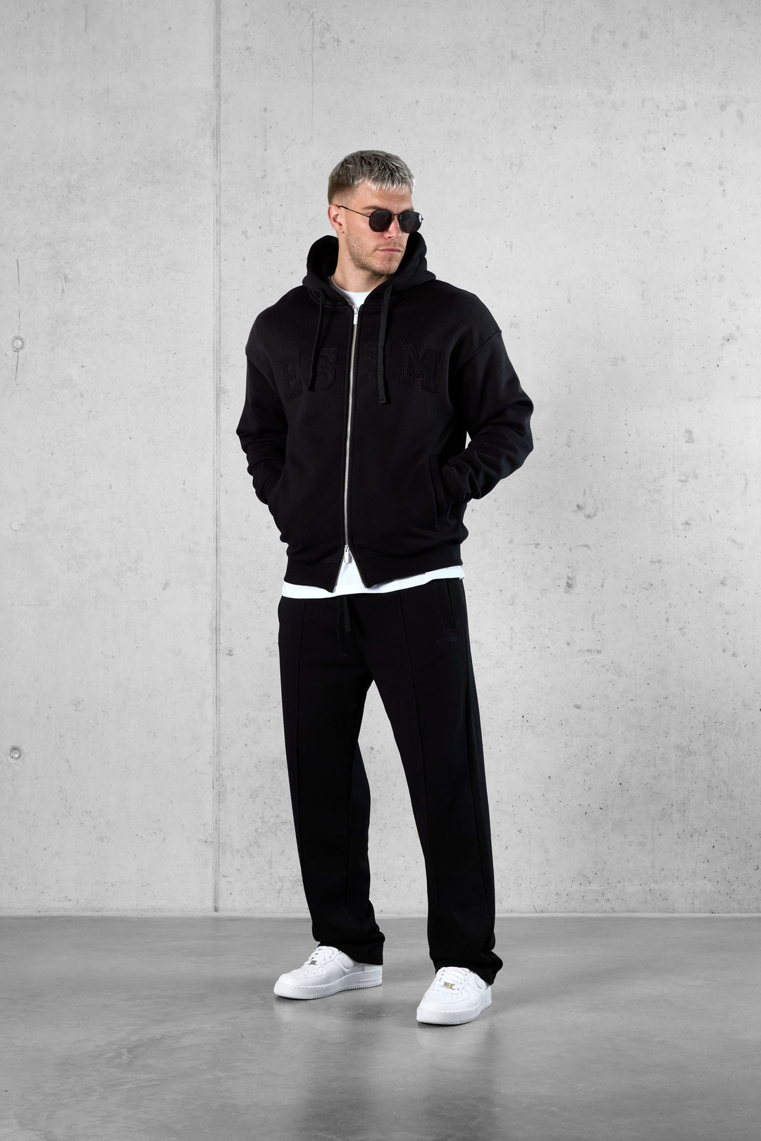 BLACK ESTM APPLIQUÉ OVERSIZED ZIP HOODIE