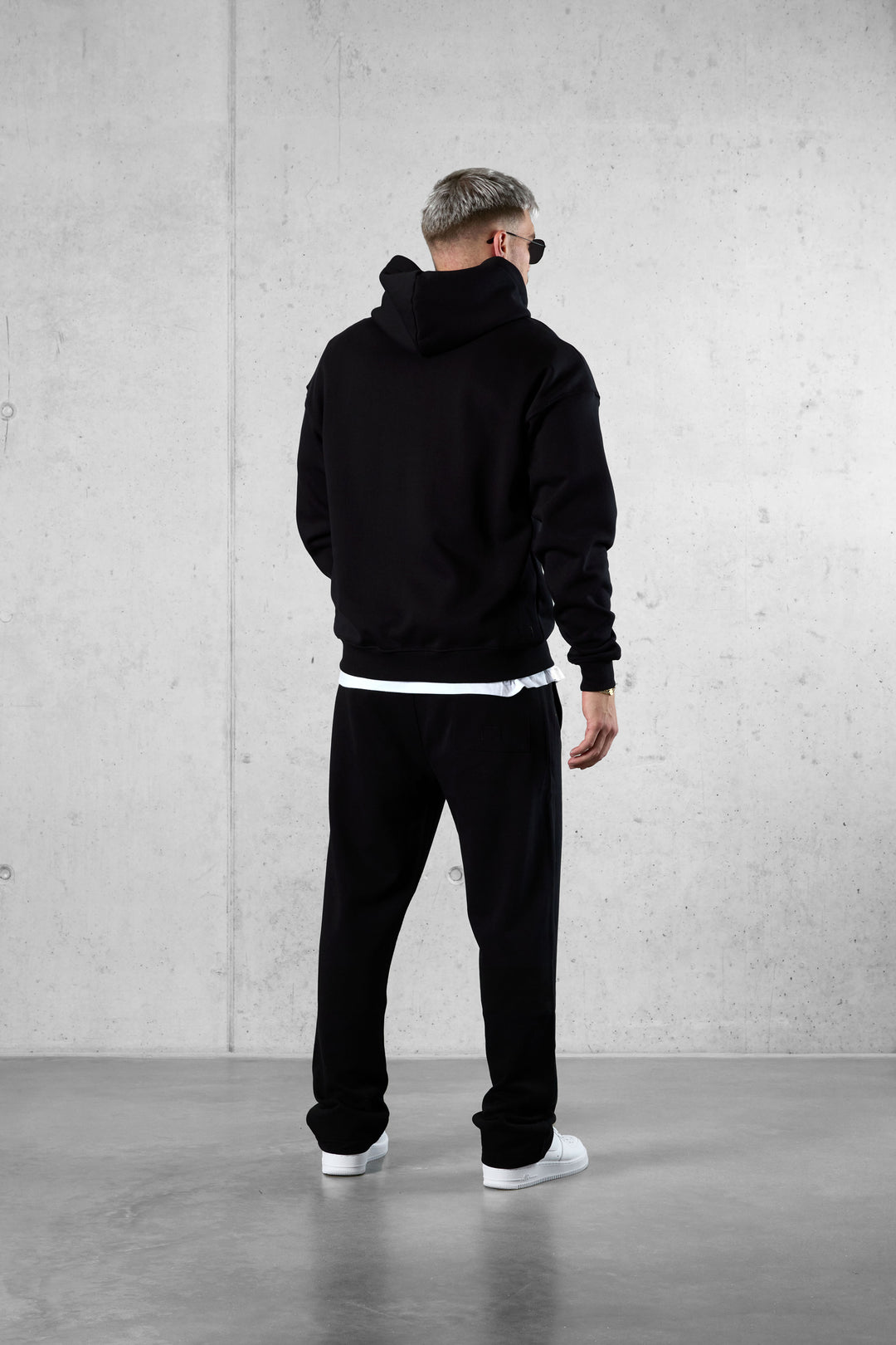 BLACK ESTM APPLIQUÉ OVERSIZED ZIP HOODIE