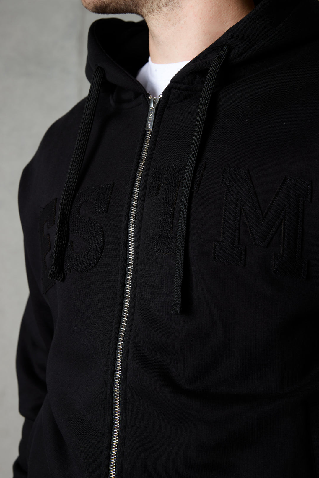 BLACK ESTM APPLIQUÉ OVERSIZED ZIP HOODIE