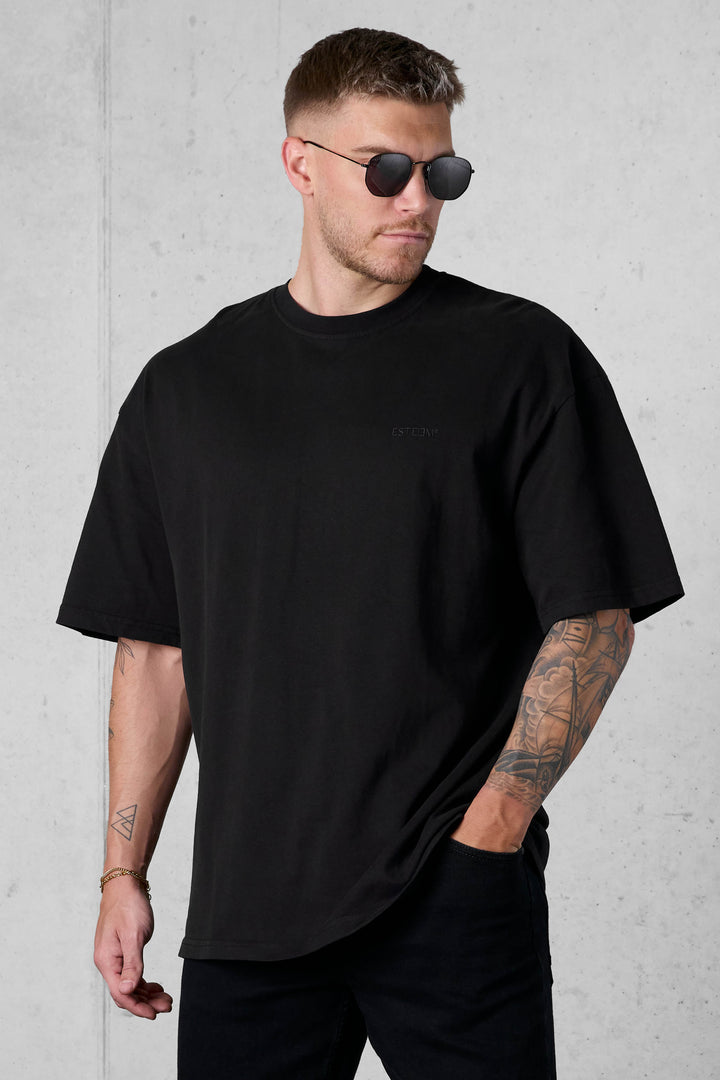 BLACK ESSENTIAL OVERSIZED TEE