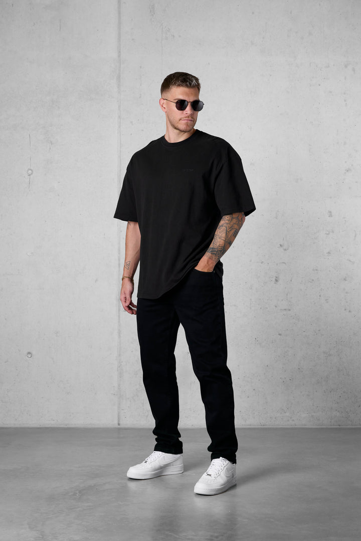 BLACK ESSENTIAL OVERSIZED TEE