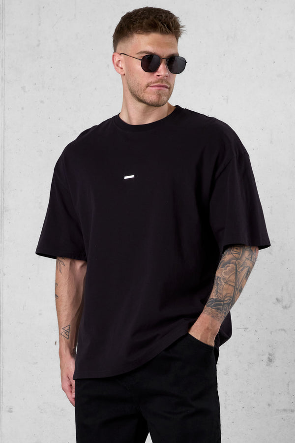 BLACK LABEL OVERSIZED TEE