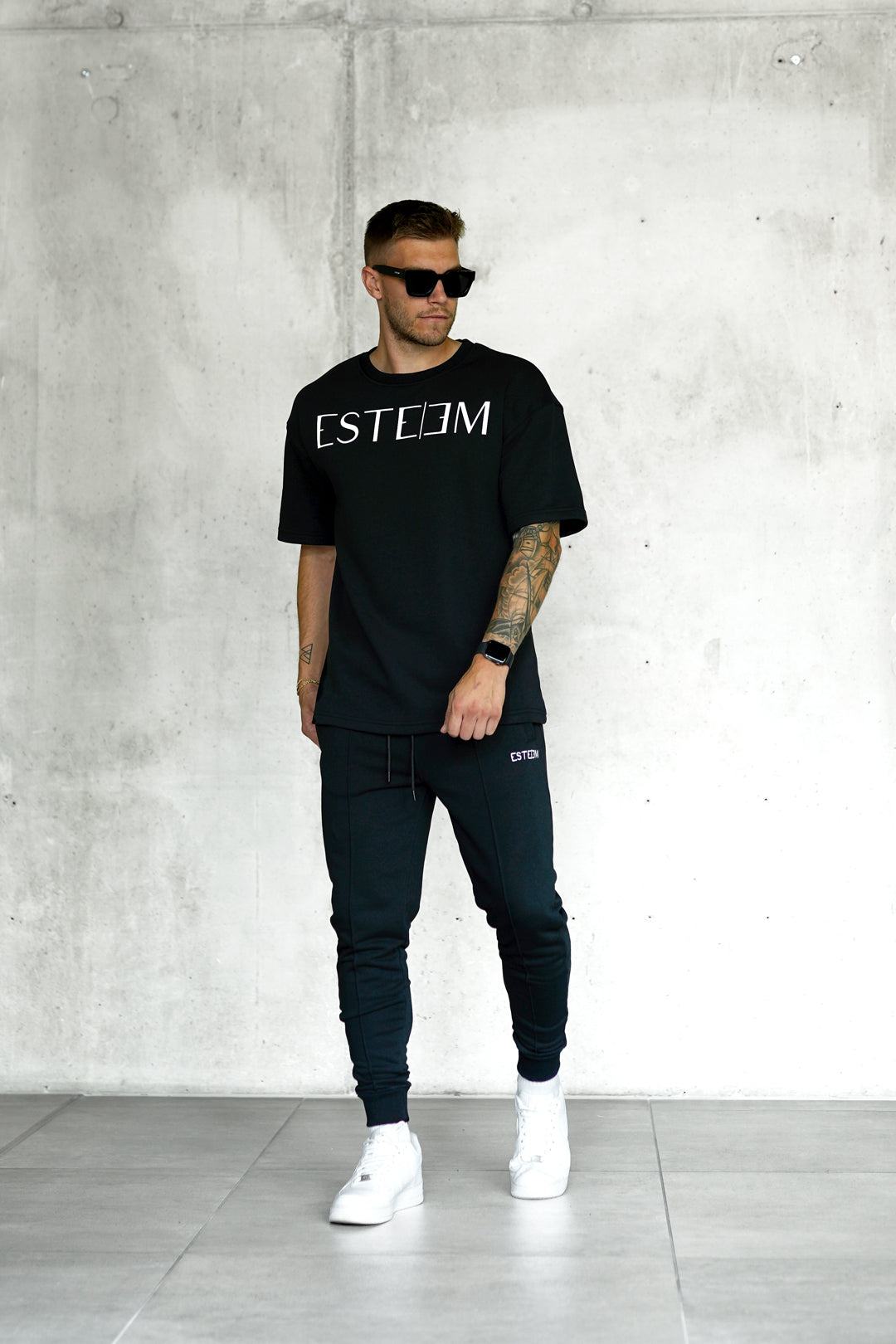 BLACK LETTERING OVERSIZED SWEATTEE