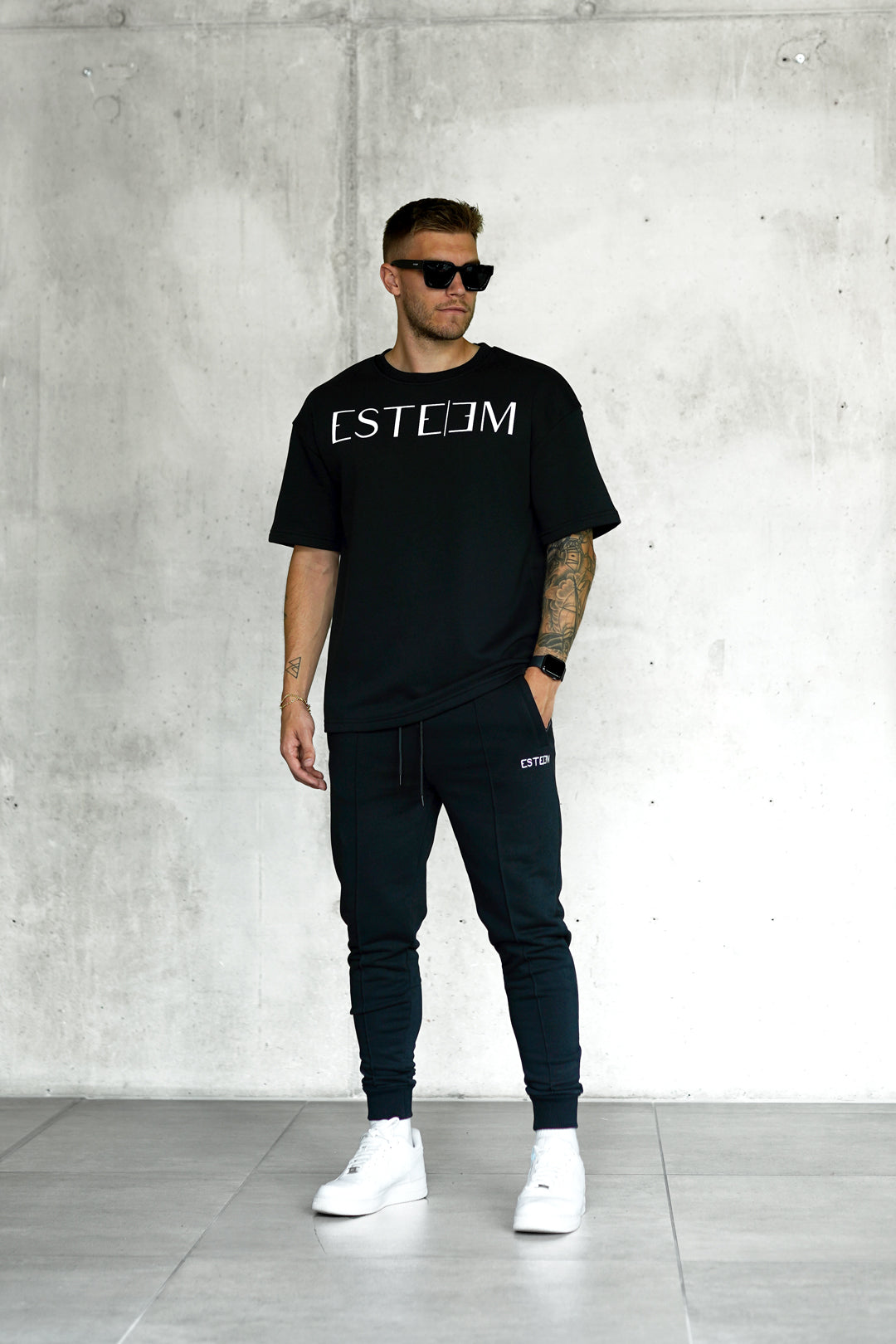 BLACK LETTERING OVERSIZED SWEATTEE