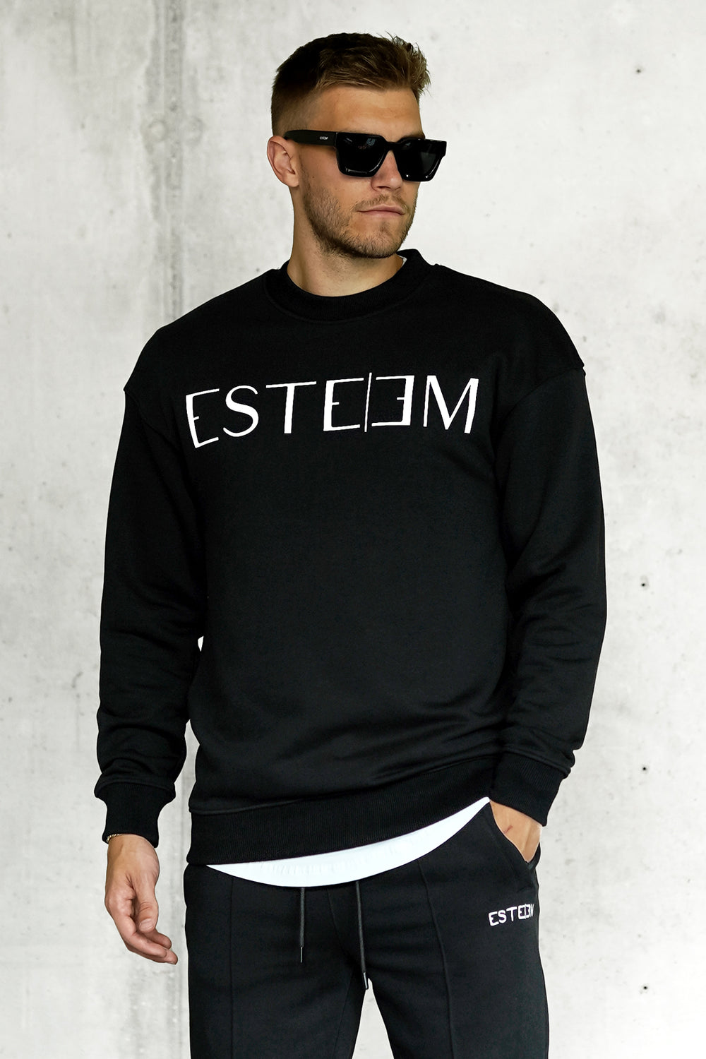 BLACK LETTERING SWEATER
