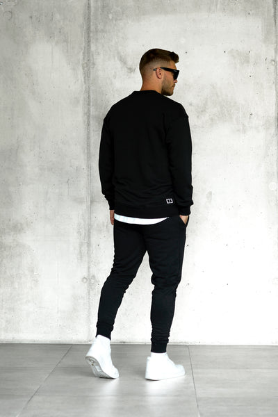 BLACK LETTERING SWEATER