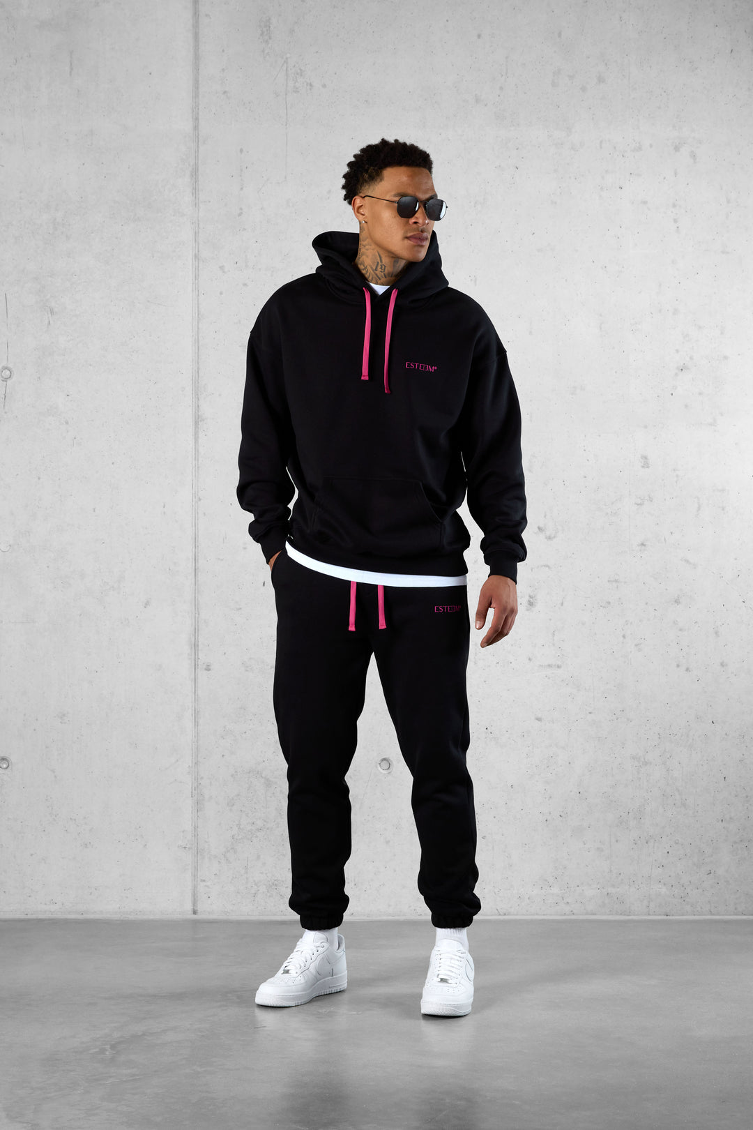 BLACK PINK DISCREET JOGGER