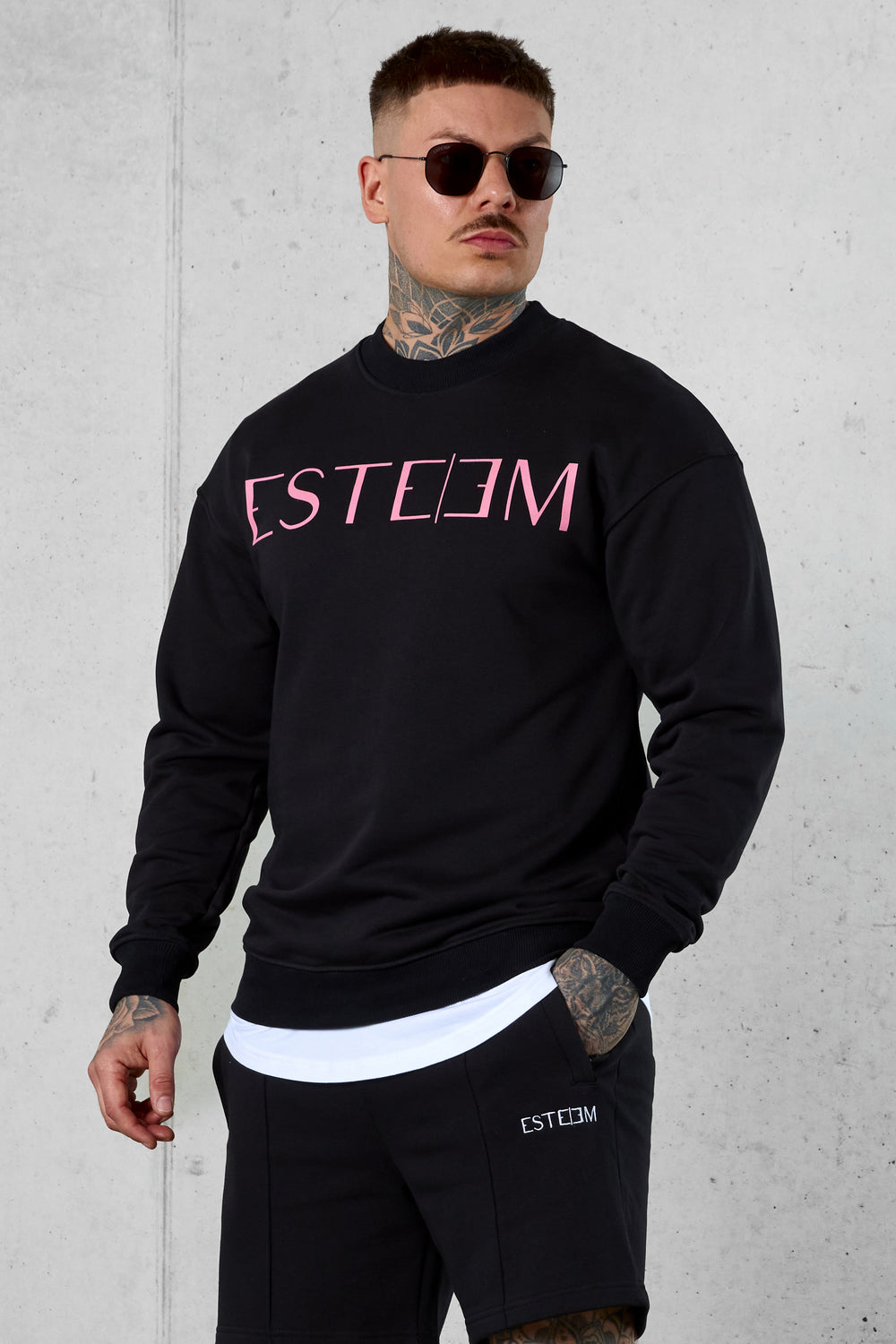 BLACK PINK LETTERING SWEATER