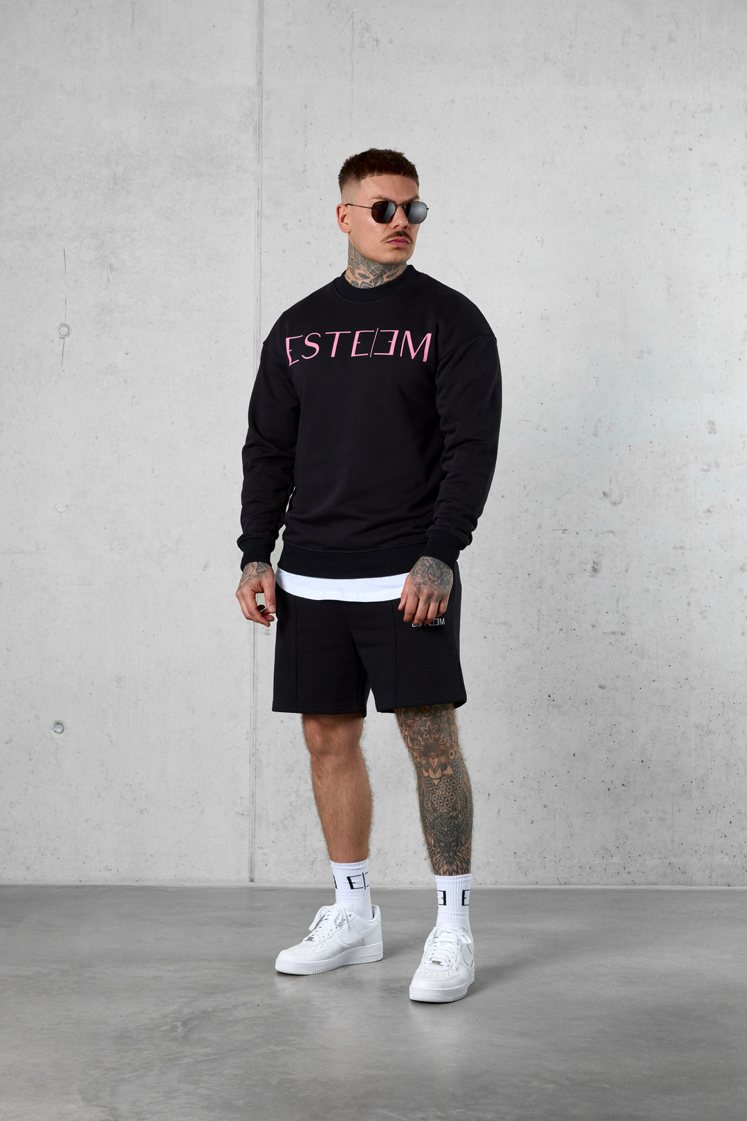 BLACK PINK LETTERING SWEATER