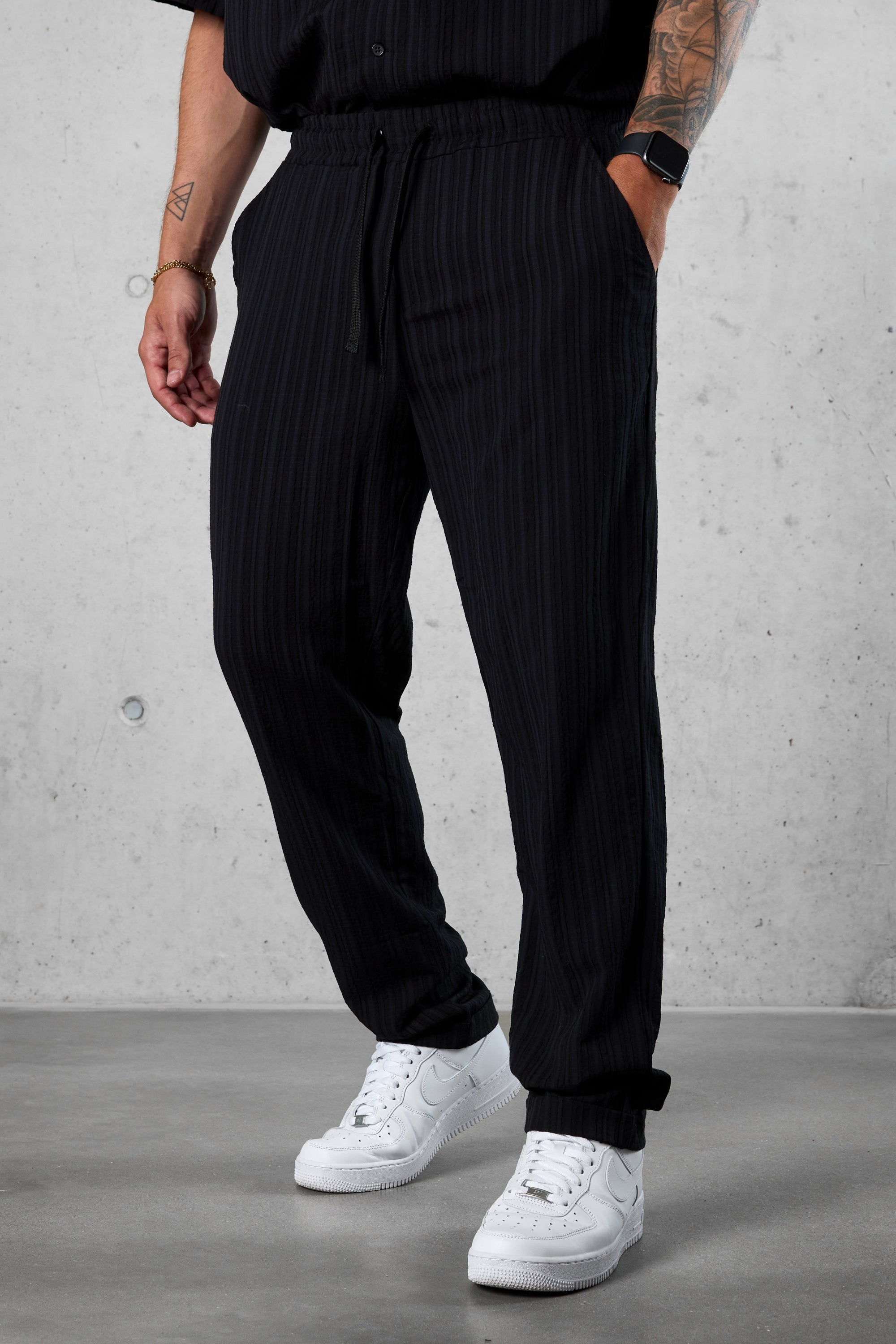 BLACK STRIPED PANTS