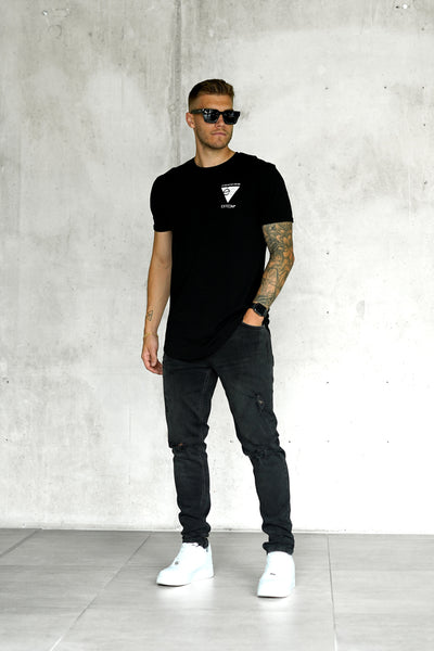 BLACK TRIANGLE TEE