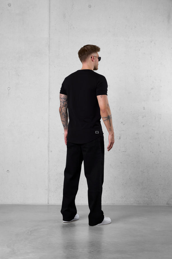 BLACK BASIC TEE