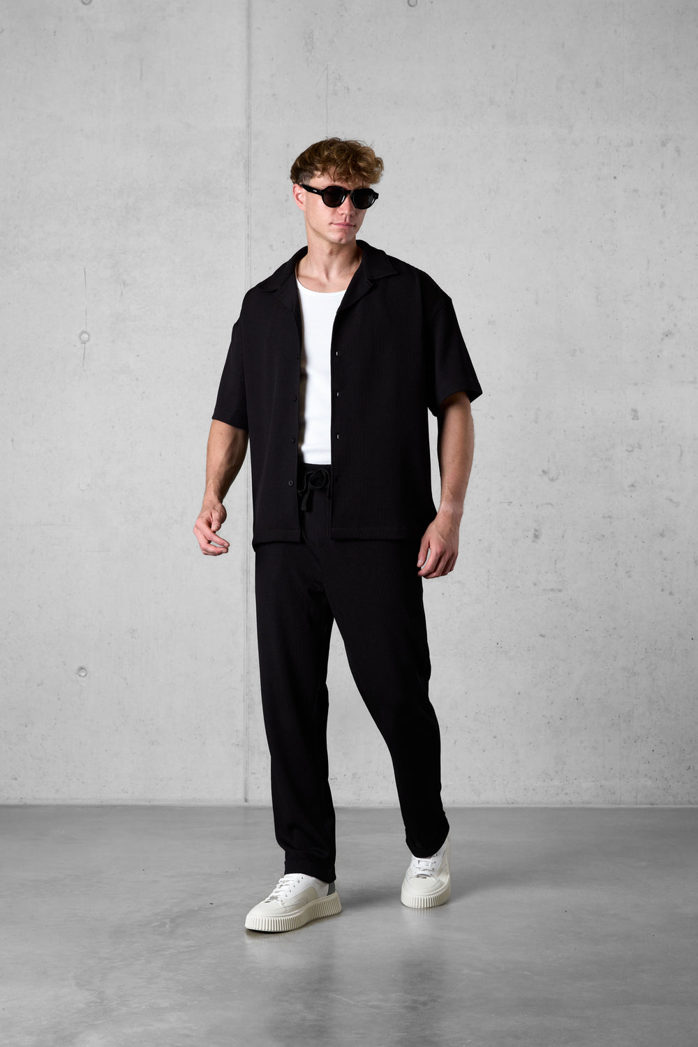 BLACK RUFFLES PANTS