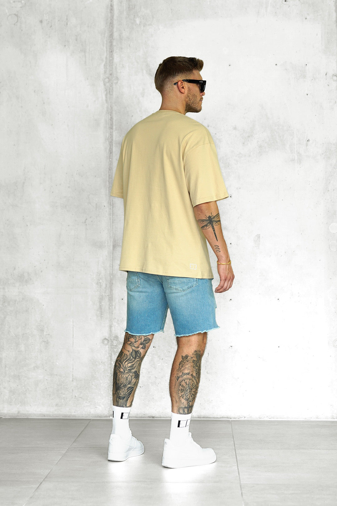 CAMEL SINGLE PALM OVERSIZED TEE
