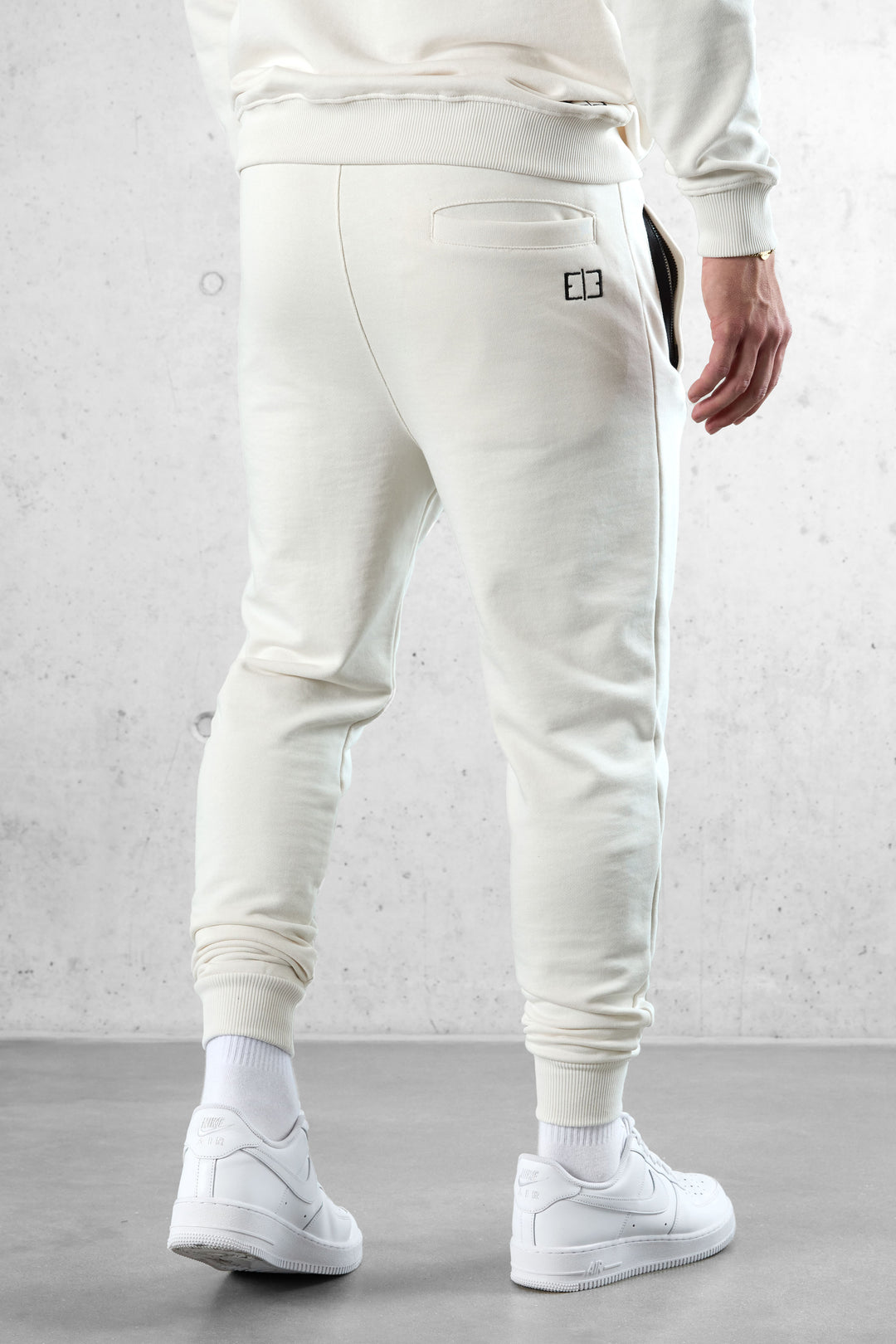 CREAM BASIC SWEATPANTS