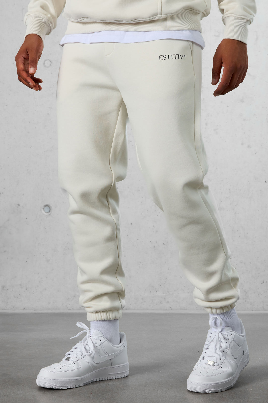 CREAM DISCREET JOGGER