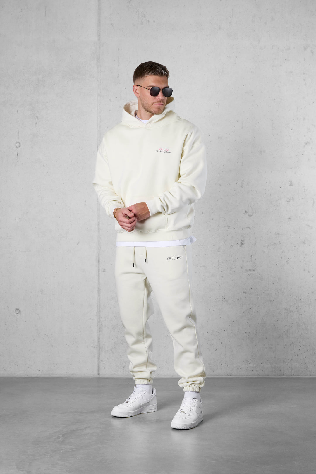 CREAM LES MOMENTS MÉMORABLE OVERSIZED HOODIE