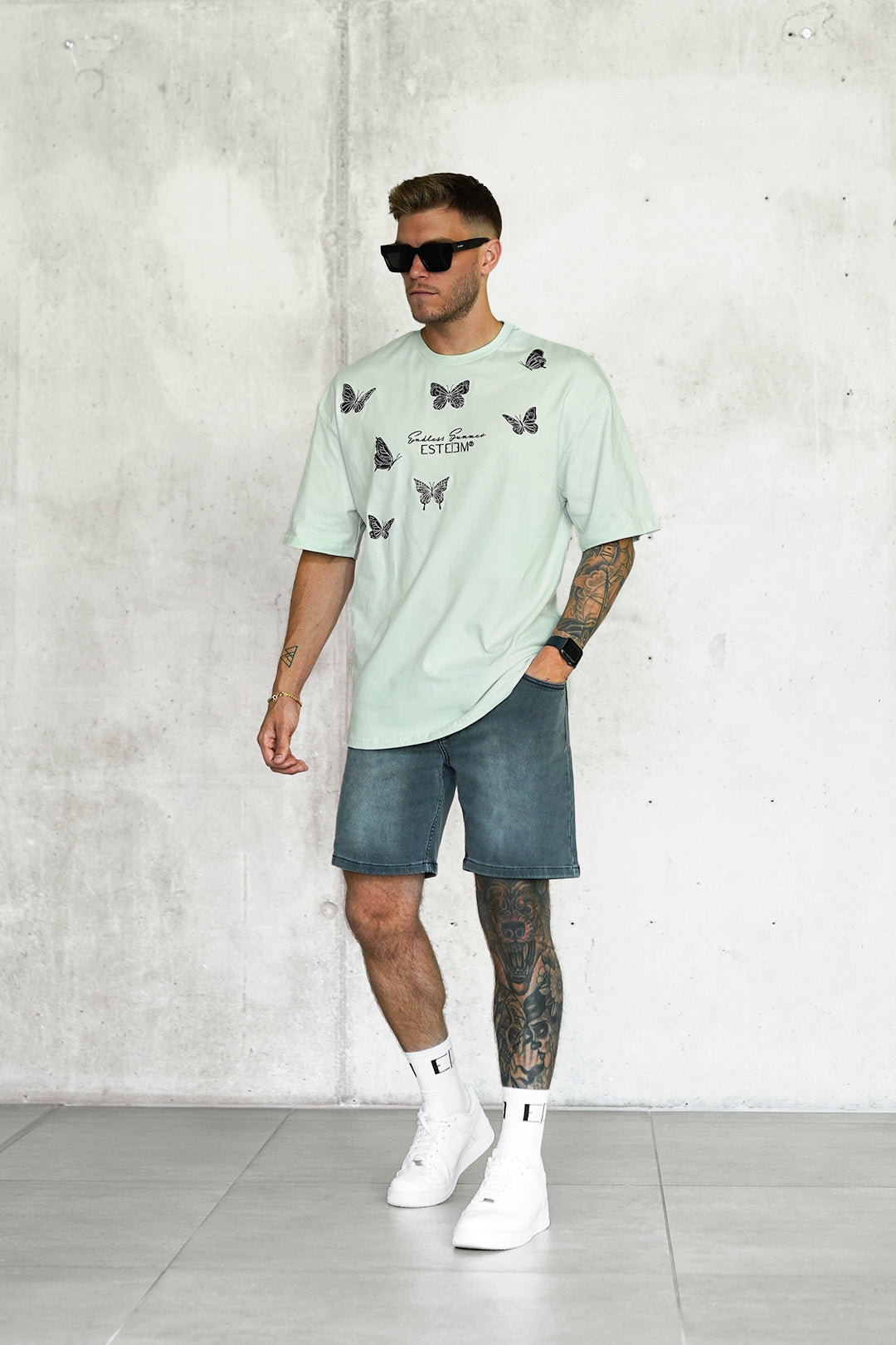 FROSTEDMINT BUTTERFLY LOGO OVERSIZED TEE