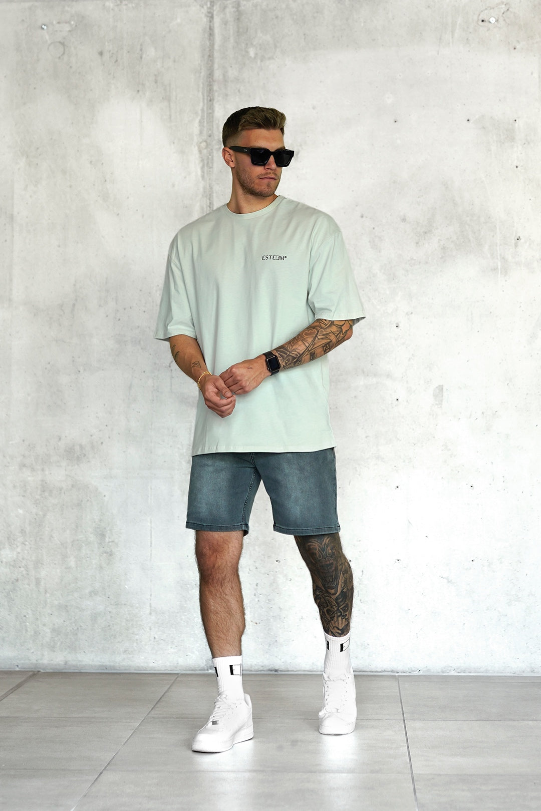 FROSTEDMINT DISCREET OVERSIZED TEE