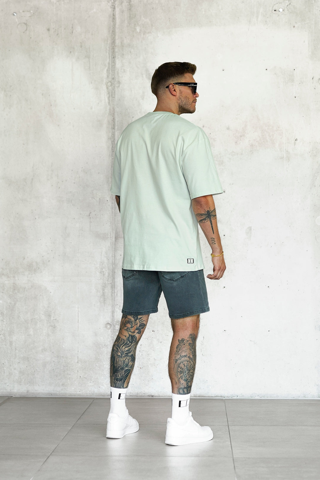 FROSTEDMINT DISCREET OVERSIZED TEE