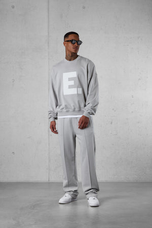 GREY E. STATEMENT APPLIQUÉ OVERSIZED SWEATER