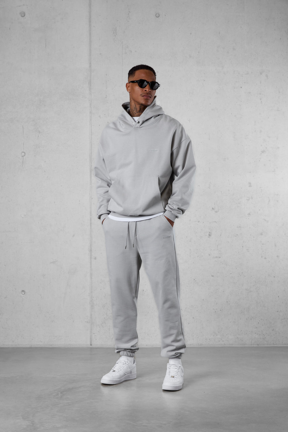 GREY ESSENTIAL JOGGER