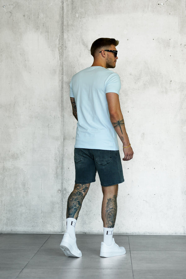 LIGHTBLUE DISCREET TEE