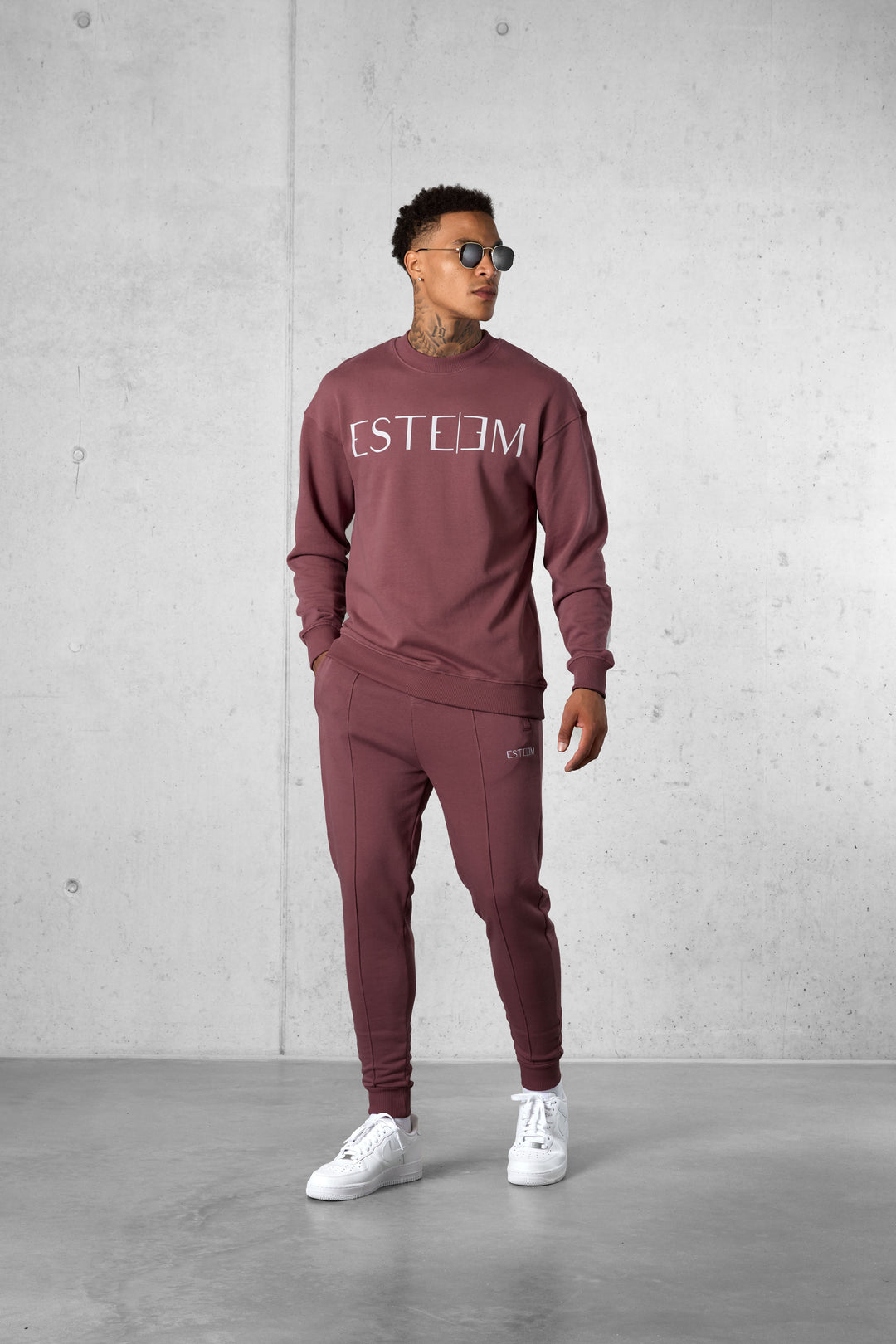 ROSEBROWN LETTERING SWEATER