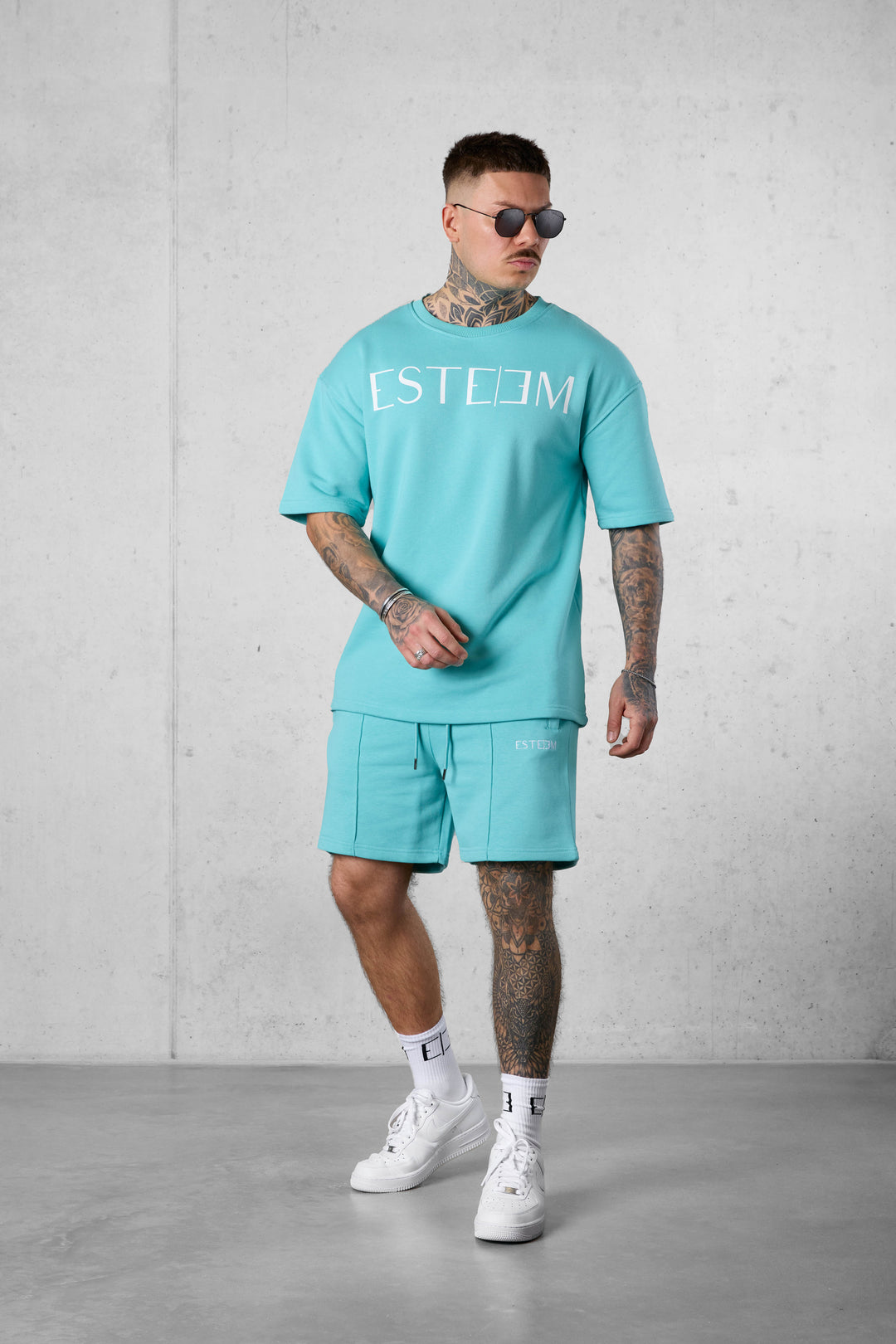 TURQUOISE BASIC SWEATSHORTS