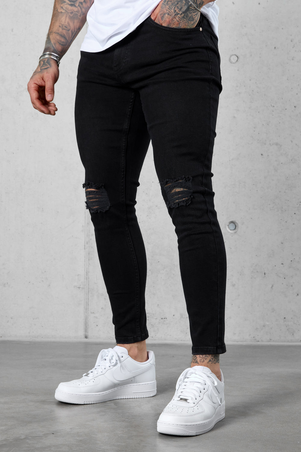 WASHED BLACK DESTROYED JEANS 5.0