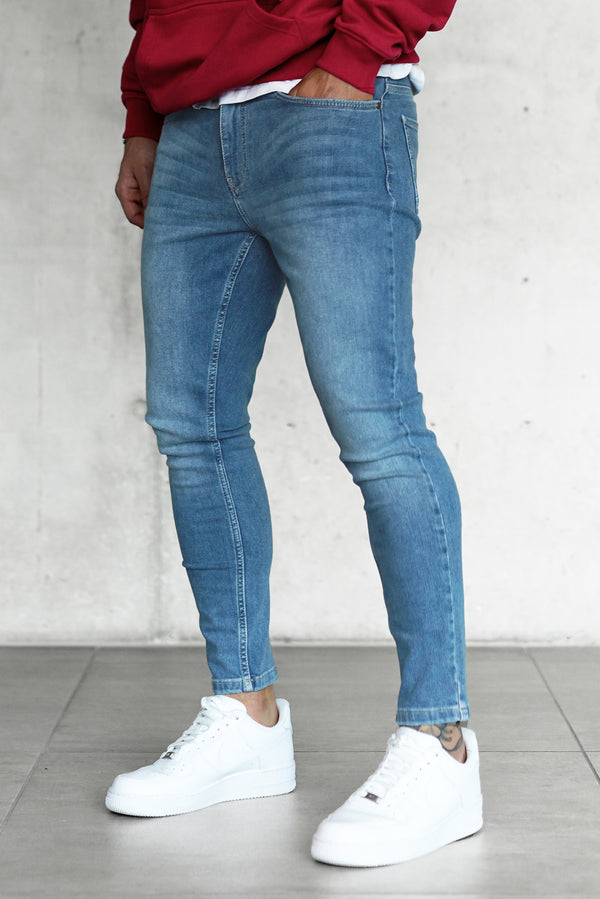 WASHED BLUE BASIC JEANS