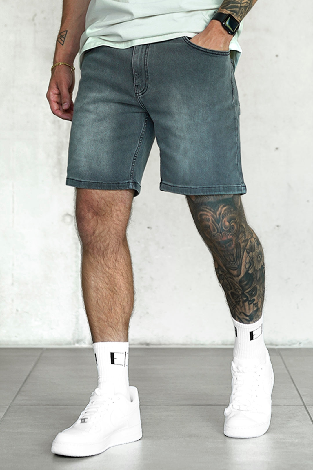 WASHED LIGHTGREY BASIC JEANSSHORTS