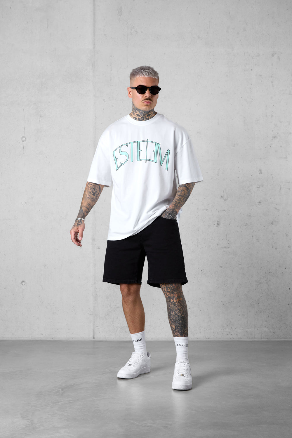 WASHED BLACK BASIC JEANSSHORTS 2.0
