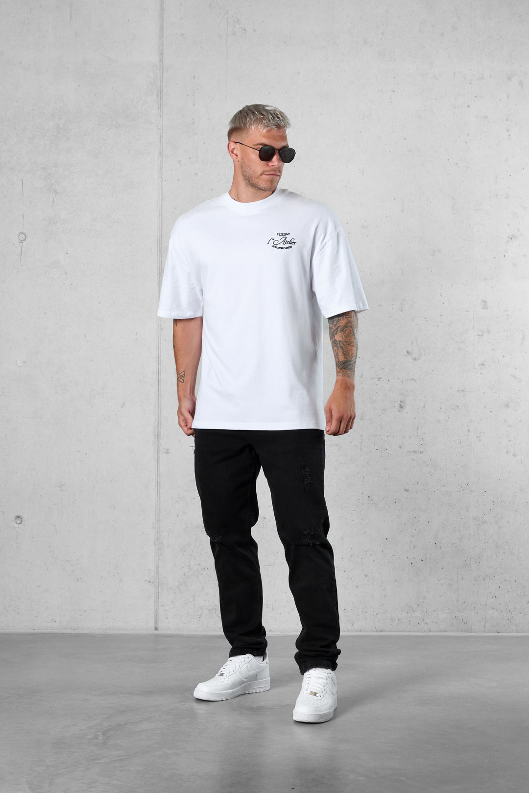 WHITE L'ATELIER 76 OVERSIZED TEE