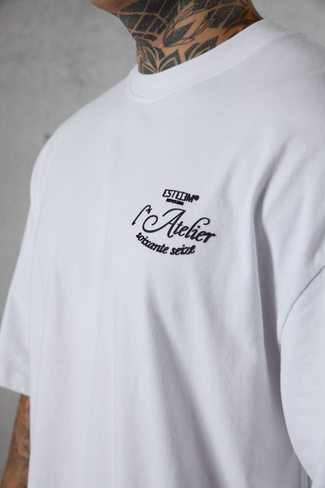 WHITE L'ATELIER 76 OVERSIZED TEE