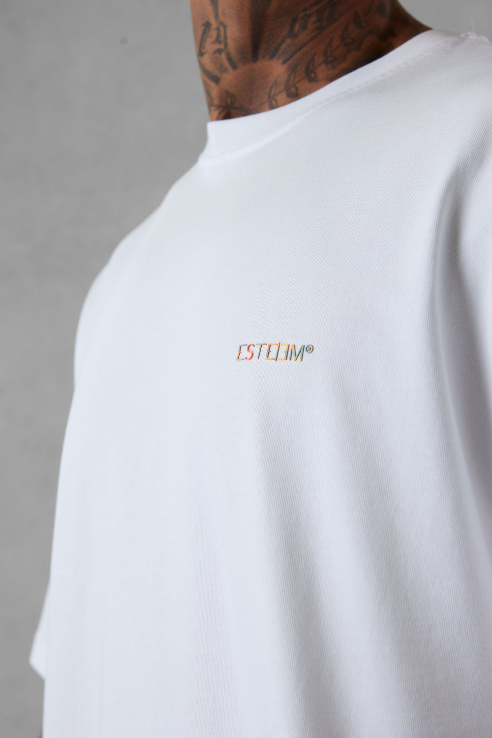WHITE MIXED COLORS ESSENTIAL OVERSIZED TEE