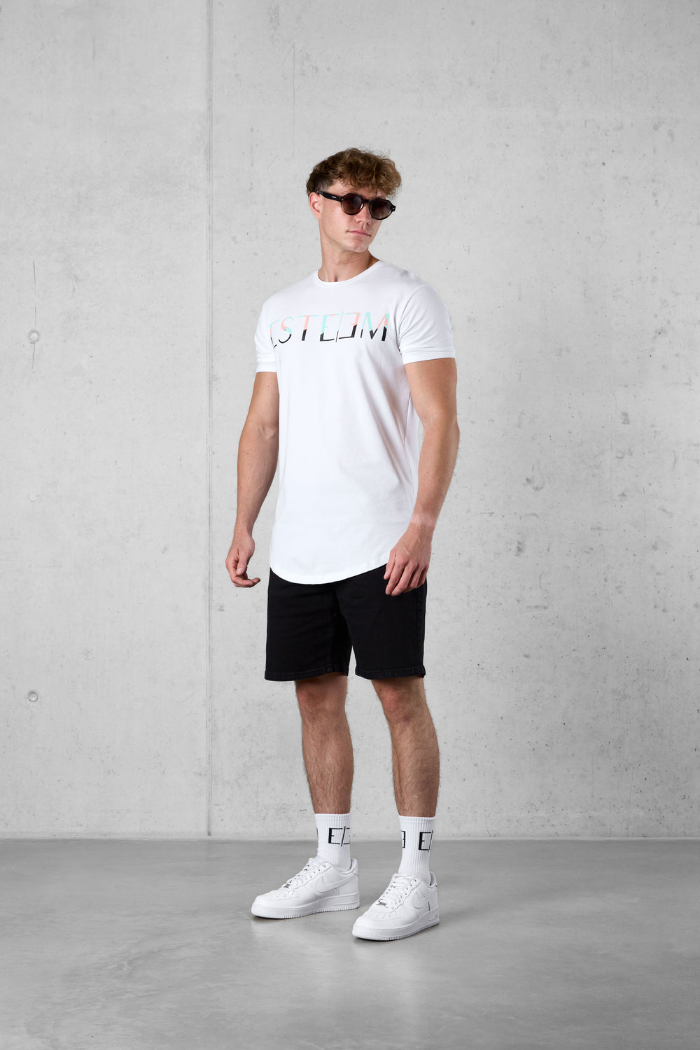 WHITE MIXED COLORS LETTERING TEE