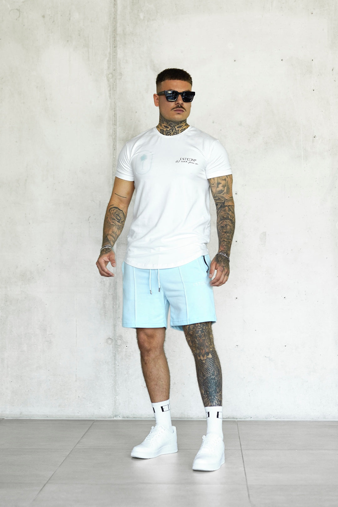 WHITE SINGLE PALM LOGO TEE