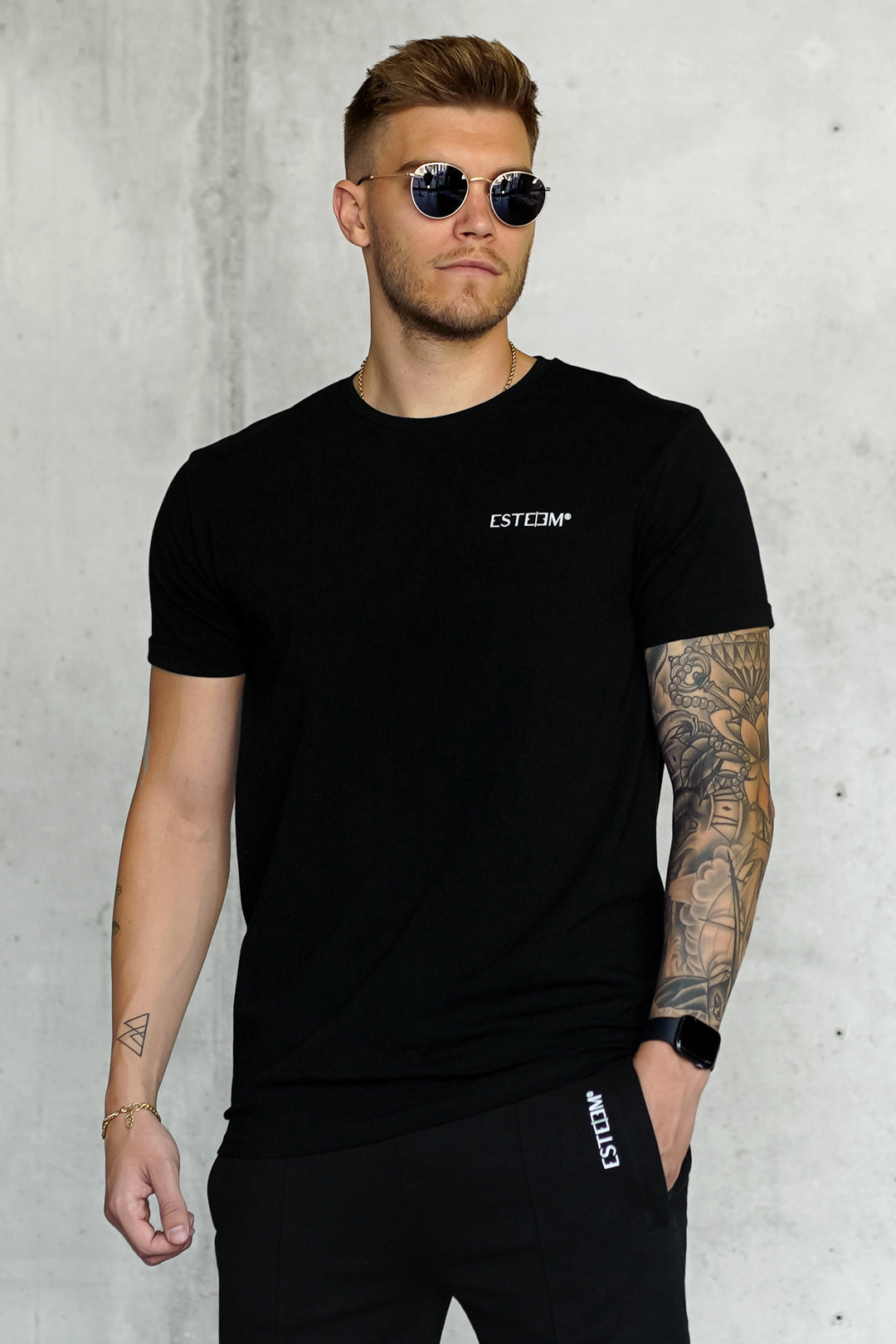 BLACK DISCREET TEE