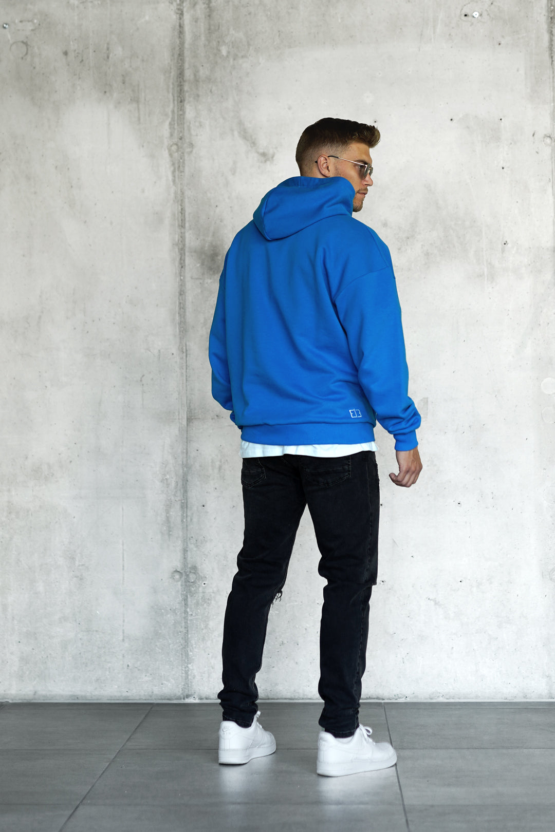 ROYALBLUE RED CURVE OVERSIZED HOODIE