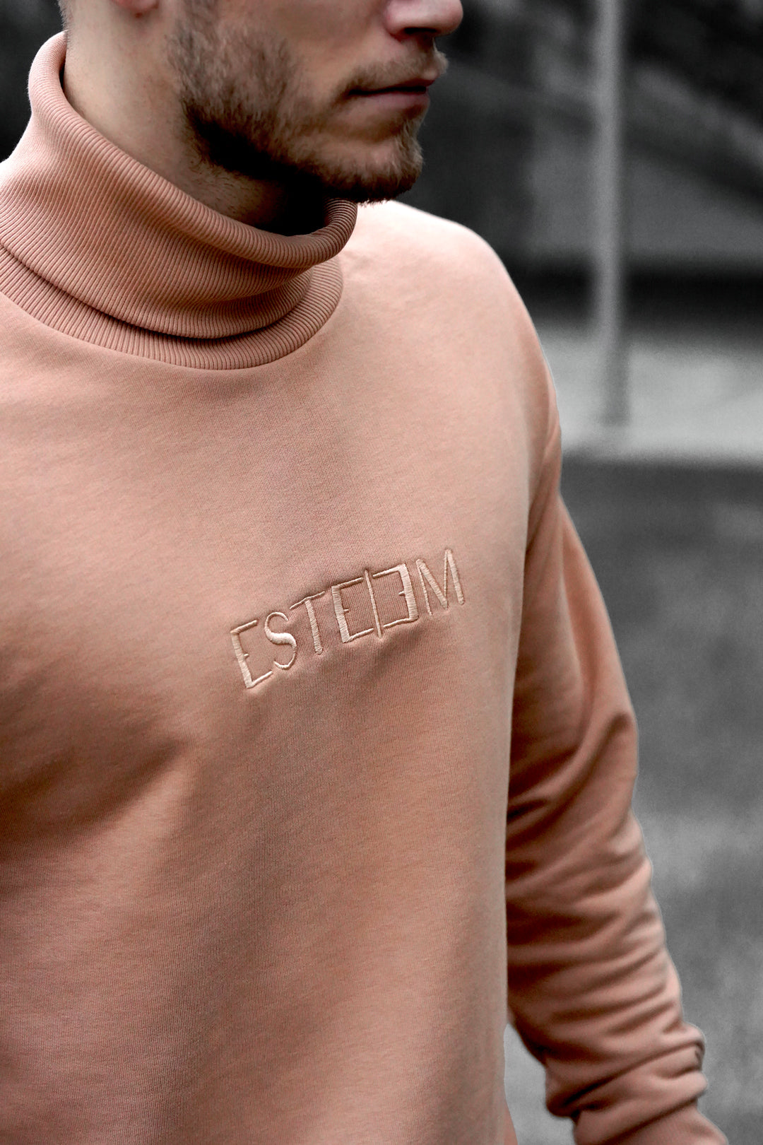 RUST ROLLY SWEATER